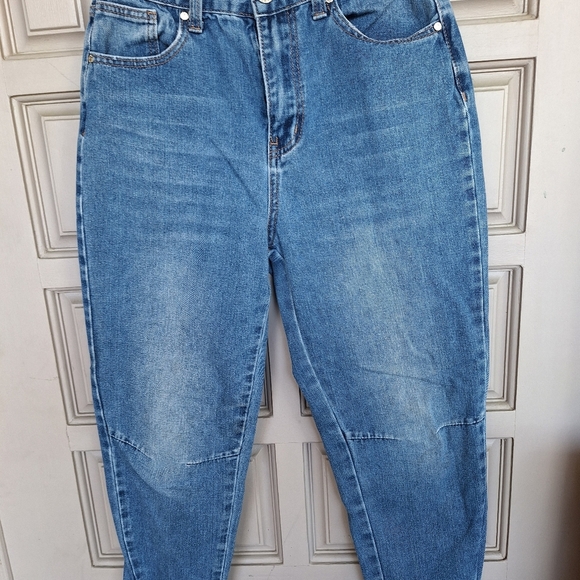 Mele N Pele Denim - Mele N Pele Jeans Junior SZ01 Back Seam Spliit Hem 5 Pocket Style Zip Good Shape